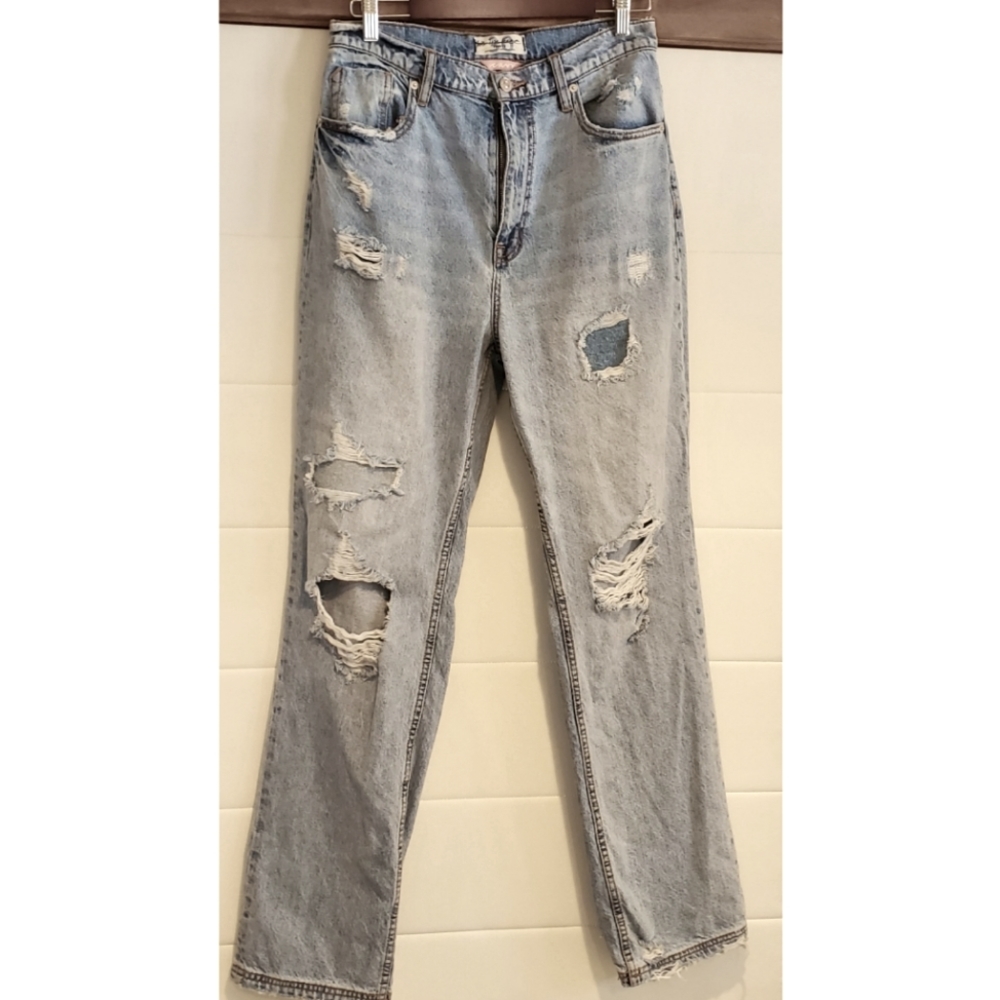 We The Free Distressed Mom Jeans, Sz. 30